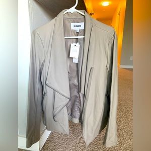 BB Dakota tan leather jacket size medium. Never worn, tags on.
